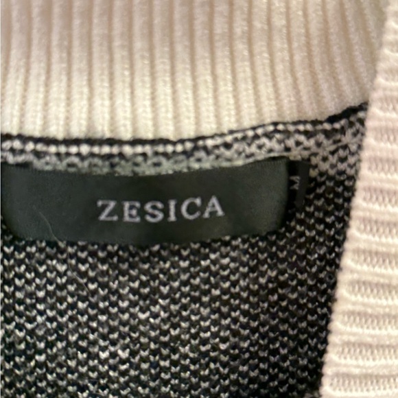 ZESICA Black/White Checkered Sweater - Size M 
NWOT - Picture 6 of 8